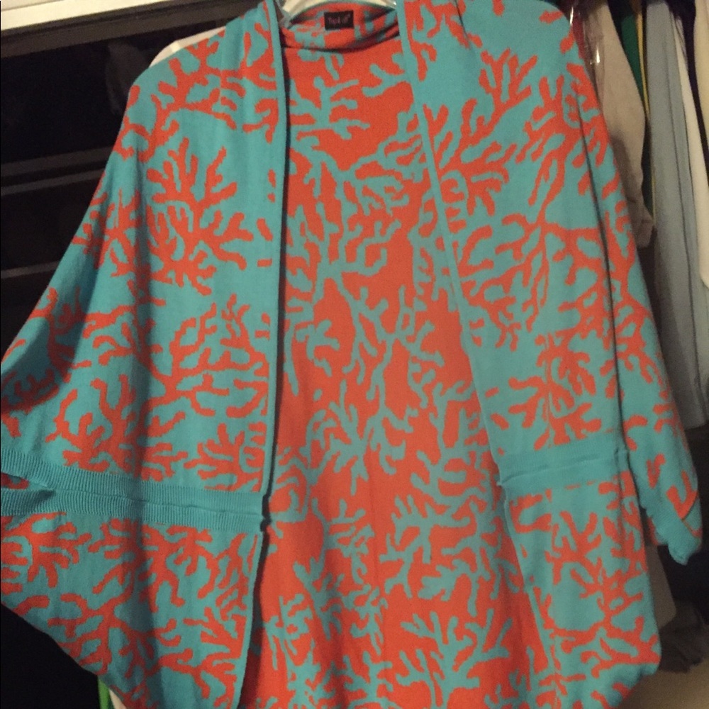 Coral print sweater shawl